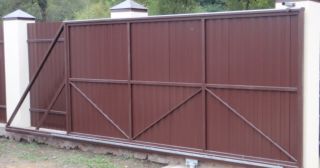 Купить откатные ворота из профнастила Сальск, цена от 1738 руб.